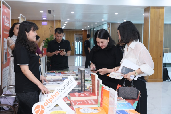 Không chỉ số hóa, xuất bản Việt cần hệ sinh thái nội dung phù hợp thị trường