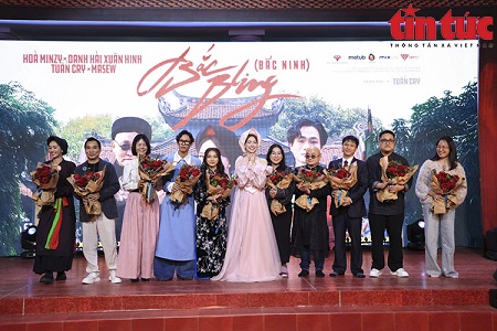 Khuy&#x1EBF;n kh&#xED;ch ng&#x1B0;&#x1EDD;i tr&#x1EBB; &#x111;&#x1B0;a v&#x103;n h&#xF3;a Vi&#x1EC7;t ra th&#x1EBF; gi&#x1EDB;i&#xD;&#xA;