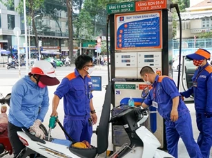 Xăng lại tăng giá