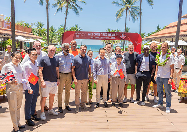 Furama Resort Đà Nẵng gây ấn tượng cho các huyền thoại MU bằng ứng dụng AI