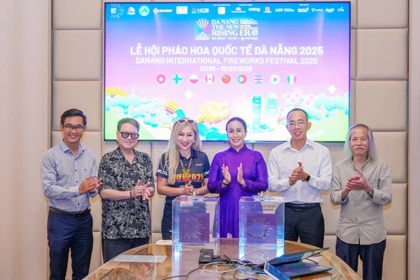 Bốc thăm thứ tự trình diễn của hai đội vào chung kết DIFF 2025. Bốc thăm thứ tự trình diễn của hai đội vào chung kết DIFF 2025.
