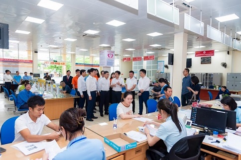 Quảng Ninh: Vận hành thông suốt hệ thống dịch vụ hành chính công hai cấp