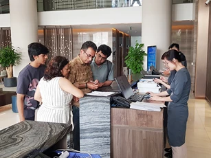 Khu vực dịch vụ tiếp tục đóng vai trò chủ lực trong nền kinh tế Đà Nẵng