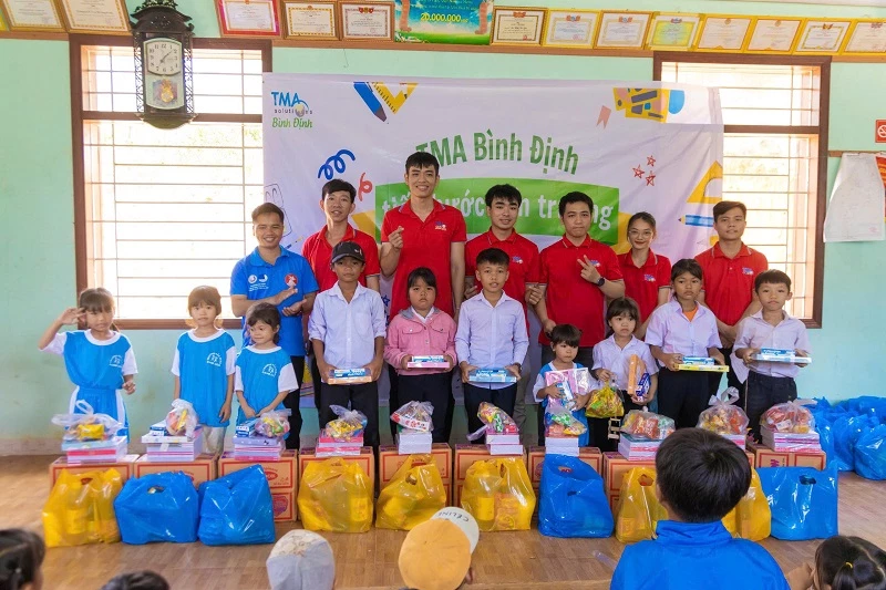 Những kỹ sư phần mềm, lập trình viên TMA Bình Định mong muốn lan toả trái tim ấm áp đến cộng đồng.