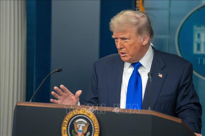 Tổng thống Donald Trump khẳng định không lùi thời hạn áp thuế quan
