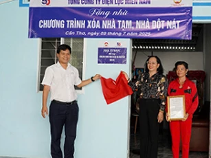 Ngành điện miền Nam hoàn thành chương trình xóa nhà tạm, nhà dột nát tại Cần Thơ