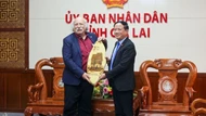 Chủ nhân giải Nobel Vật lý năm 2016 đến Gia Lai truyền cảm hứng khoa học
