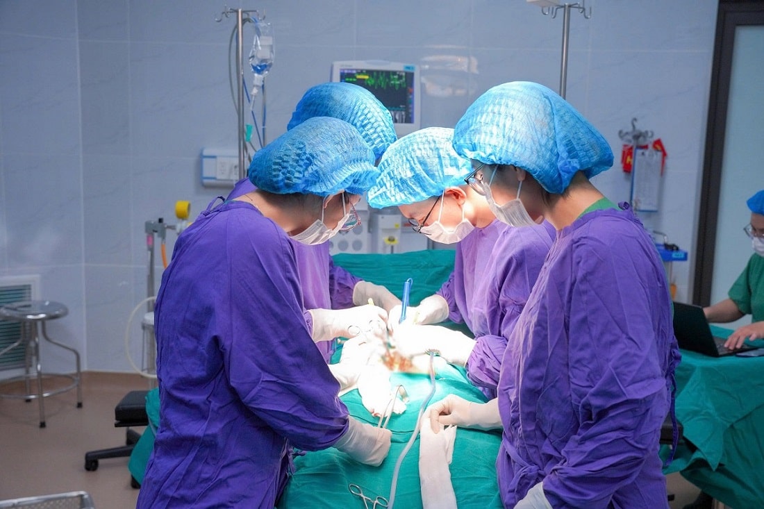 Phẫu thuật lấy sỏi bàng quang ‘khổng lồ’ cho nữ bệnh nhân