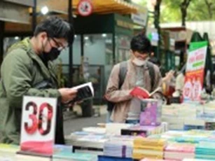 Đường sách TP Hồ Chí Minh: Giữ vững giá trị văn hóa trong guồng quay tiêu dùng mới