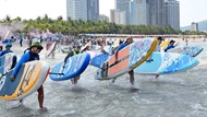 Đà Nẵng: Yêu cầu không chèo SUP khi thời tiết xấu tại các bãi biển