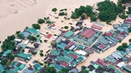 Mưa lớn, hàng trăm nhà dân ở Nghệ An ngập sâu trong biển nước