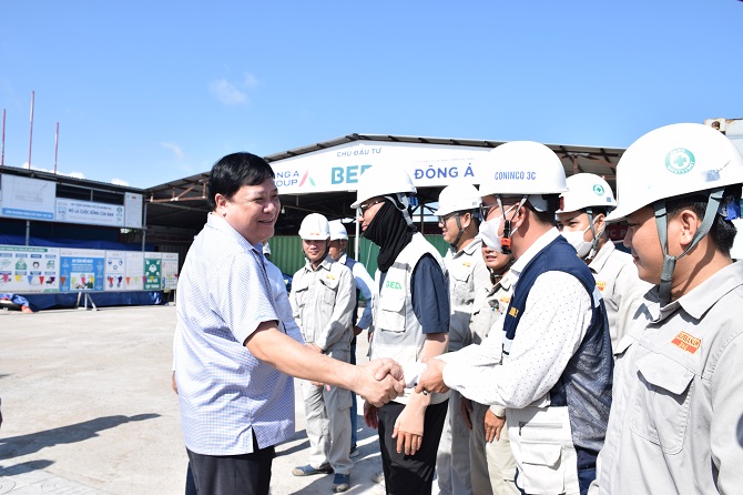 Ch&#x1EE7; t&#x1ECB;ch t&#x1EC9;nh C&#xE0; Mau: Nh&#xE0; &#x111;&#x1EA7;u t&#x1B0; g&#x1EB7;p v&#x1B0;&#x1EDB;ng m&#x1EAF;c c&#x1EE9; li&#xEA;n h&#x1EC7; tr&#x1EF1;c ti&#x1EBF;p l&#xE3;nh &#x111;&#x1EA1;o t&#x1EC9;nh