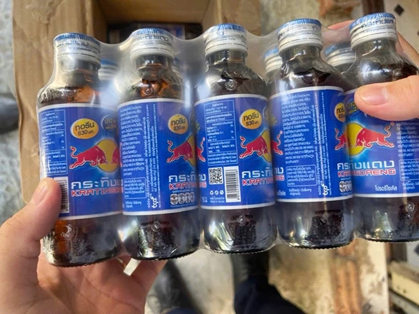 Đội QLTT số 3 (Chi cục QLTT Đà Nẵng) tịch thu nước tăng lực Krating Daeng (Thái Lan) Đội QLTT số 3 (Chi cục QLTT Đà Nẵng) tịch thu nước tăng lực Krating Daeng (Thái Lan)