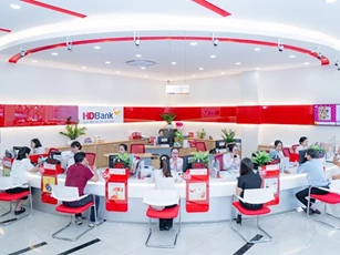 Đẩy mạnh kinh doanh số, HDBank báo lãi 6 tháng 10.068 tỷ đồng