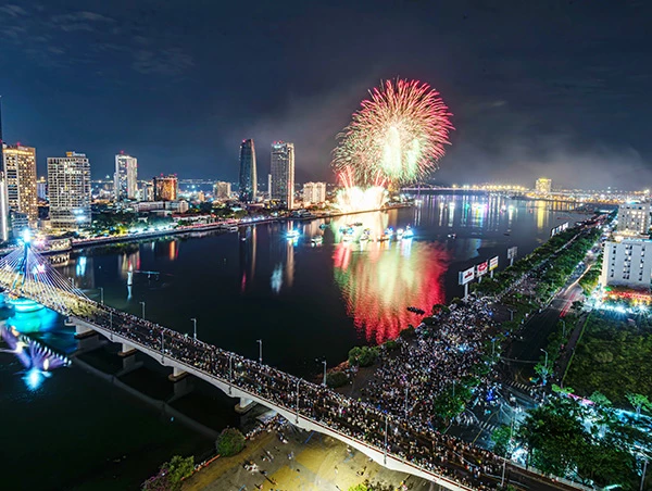 Lễ hội pháo hoa quốc tế DIFF 2025 góp phần làm tăng nguồn thu cho ngân sách TP Đà Nẵng 7 tháng năm 2025. Lễ hội pháo hoa quốc tế DIFF 2025 góp phần làm tăng nguồn thu cho ngân sách TP Đà Nẵng 7 tháng năm 2025.