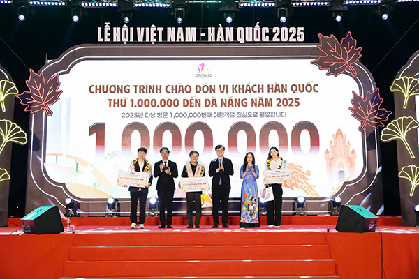 Đà Nẵng chào đón vị khách Hàn Quốc thứ 1 triệu trong năm 2025