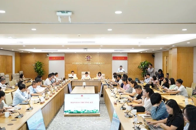 Toàn cảnh họp báo của Bộ Khoa học và Công nghệ chiều 5/8 Toàn cảnh họp báo của Bộ Khoa học và Công nghệ chiều 5/8