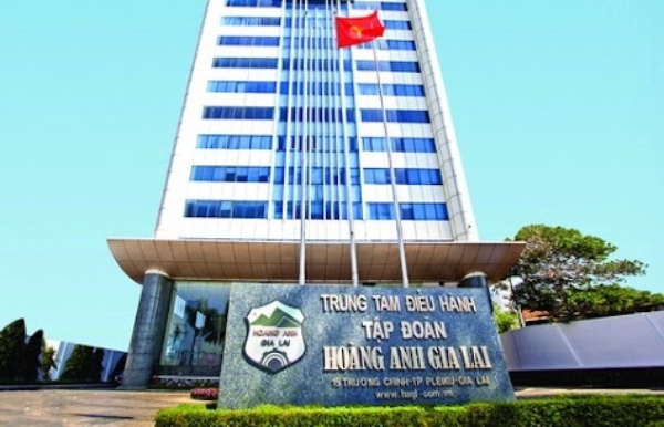 Vừa thoát lỗ luỹ kế, Hoàng Anh Gia Lai của bầu Đức nhận tin xử phạt