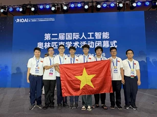 Đội tuyển Việt Nam lọt Top 4 Olympic Trí tuệ nhân tạo quốc tế 2025