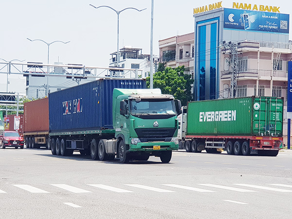 Hoạt động vận tải hàng hoá tại Đà Nẵng diễn ra sôi động