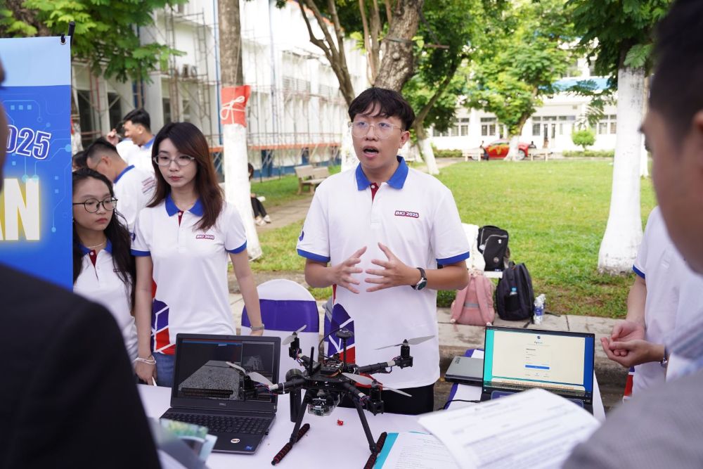 Bệ phóng Bach Khoa Innovation chắp cánh hàng trăm ý tưởng sáng tạo của giới trẻ