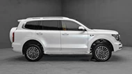 SUV dài hơn 5 mét, nội thất sang chảnh, công suất 877 mã lực, giá hơn 1,3 tỷ đồng