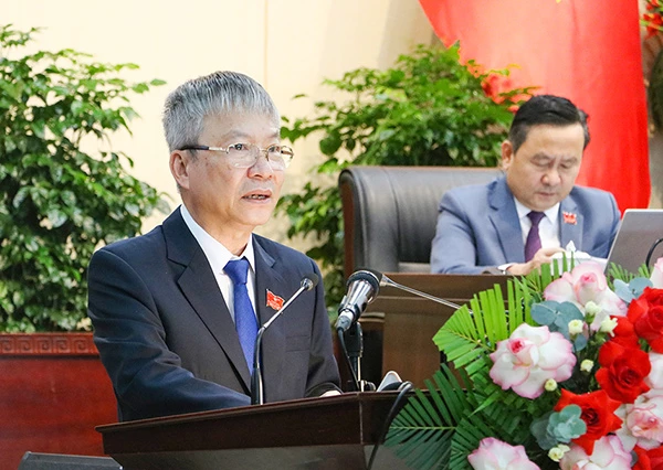Chủ tịch HĐND TP Đà Nẵng Nguyễn Đức Dũng phát biẻu tại kỳ họp. Chủ tịch HĐND TP Đà Nẵng Nguyễn Đức Dũng phát biẻu tại kỳ họp.