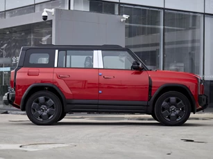 SUV thiết kế cá tính, công suất 347 mã lực, giá gần 330 triệu đồng