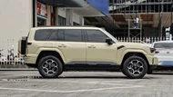 SUV địa hình dài 5,1 mét, công suất 687 mã lực, giá gần 1,2 tỷ đồng