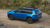 SUV hạng C động cơ hybrid, giá gần 1 tỷ đồng, so kè cùng Mazda CX-5