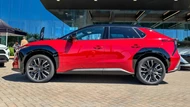 Xe điện Toyota bZ 2026 ra mắt, giá từ 920 triệu đồng