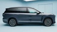 SUV dài gần 5,3 mét, công suất 707 mã lực, trang bị tối tân, giá hơn 1,5 tỷ đồng