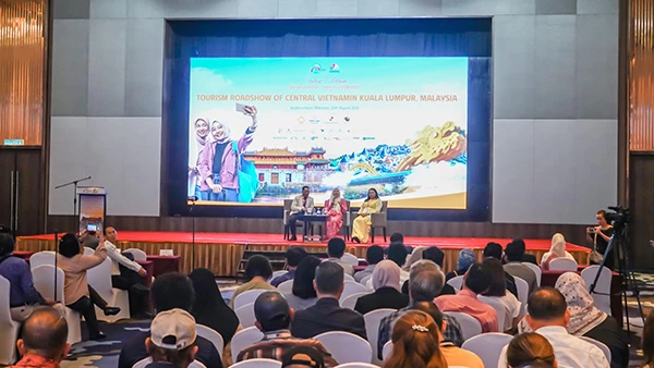 Roadshow giới thiệu du lịch miền Trung Việt Nam 2025 tại Kuala Lumpur (Malaysia) ngày 26/8. Roadshow giới thiệu du lịch miền Trung Việt Nam 2025 tại Kuala Lumpur (Malaysia) ngày 26/8.