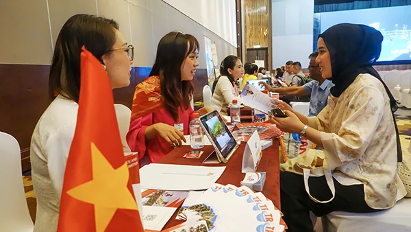 Tăng cường kết nối doanh nghiệp thông qua phiên làm việc B2B. Tăng cường kết nối doanh nghiệp thông qua phiên làm việc B2B.