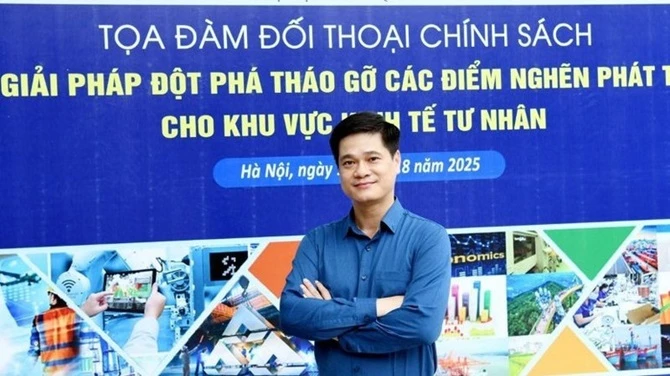 Giáo sư, Tiến sĩ Tô Trung Thành, Đại học Kinh tế Quốc dân Hà Nội. (Ảnh: PV) Giáo sư, Tiến sĩ Tô Trung Thành, Đại học Kinh tế Quốc dân Hà Nội. (Ảnh: PV)