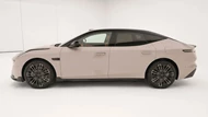 Xe sedan lớn hơn Toyota Camry, công suất 530 mã lực, giá hơn 700 triệu đồng