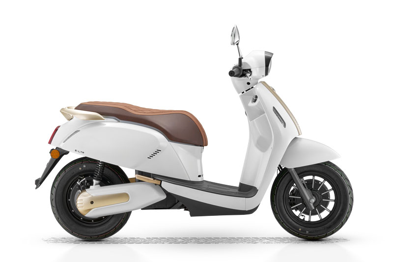 Xe tay ga đẹp long lanh, động cơ điện, giá cao hơn Honda Lead