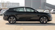 Xe gầm cao công suất 543 mã lực, trang bị hào phóng, giá 750 triệu đồng