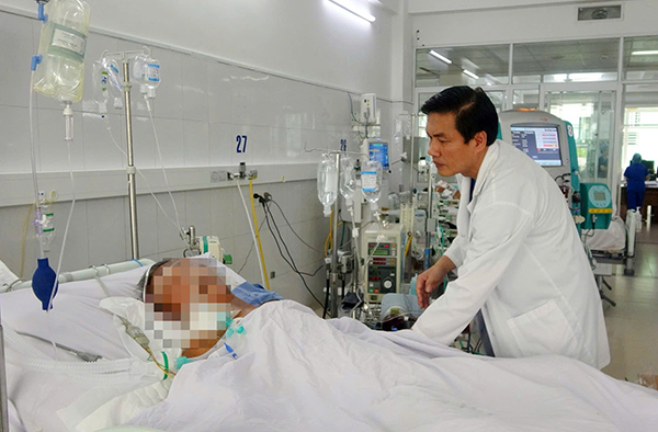 Đưa bệnh nhân bị điện giật từ 'cõi chết' trở về