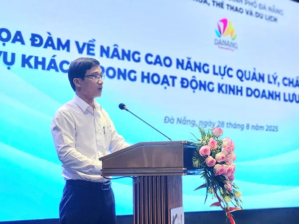 Phó Giám đốc Sở VH-TT&DL Đà Nẵng Tán Văn Vương phát biểu tại toạ đàm. Phó Giám đốc Sở VH-TT&DL Đà Nẵng Tán Văn Vương phát biểu tại toạ đàm.