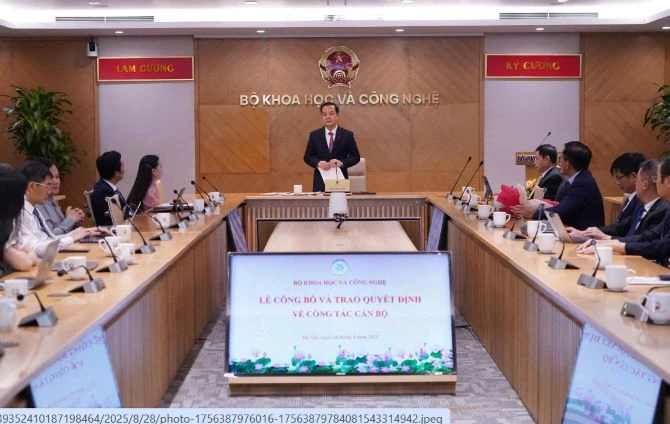 Lễ Công Bố Và Trao Các Quyết Định Về Công Tác Cán Bộ Tại Cục Chuyển Đổi Số Quốc Gia Và Vụ Đánh Giá Và Thẩm Định Công Nghệ. Ảnh: Trung Tâm Truyền Thông Kh&Cn Lễ Công Bố Và Trao Các Quyết Định Về Công Tác Cán Bộ Tại Cục Chuyển Đổi Số Quốc Gia Và Vụ Đánh Giá Và Thẩm Định Công Nghệ. Ảnh: Trung Tâm Truyền Thông Kh&Cn