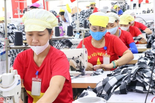 Doanh nghi&#x1EC7;p nh&#x1ECF; v&#xE0; v&#x1EEB;a l&#xE0; &#x111;&#x1ED9;ng l&#x1EF1;c n&#x1EC1;n t&#x1EA3;ng cho t&#x103;ng tr&#x1B0;&#x1EDF;ng trong k&#x1EF7; nguy&#xEA;n m&#x1EDB;i