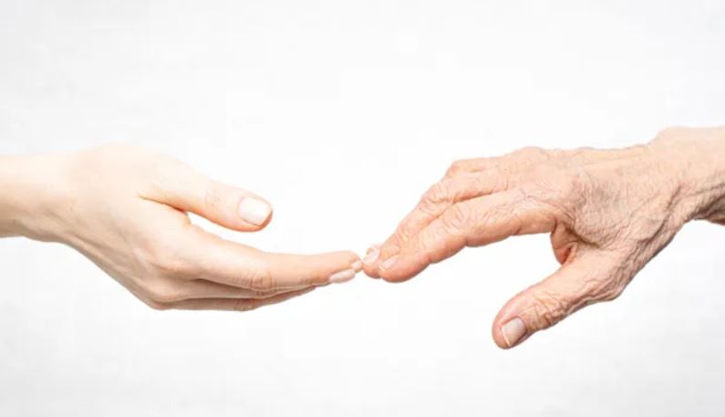 Giải mã bí ẩn lão hóa: Cơ thể con người thay đổi ra sao khi tuổi tác tăng dần?