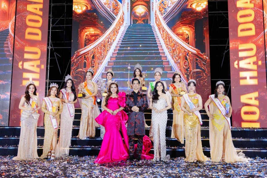 Top 10 Chung cuộc Hoa hậu Doanh nhân Hương sắc Việt Nam 2025. Top 10 Chung cuộc Hoa hậu Doanh nhân Hương sắc Việt Nam 2025.