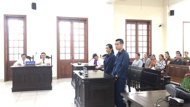 Bẫy 'vay không cần trả' biến gần 100 người dân thành con nợ
