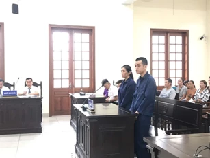 Bẫy 'vay không cần trả' biến gần 100 người dân thành con nợ