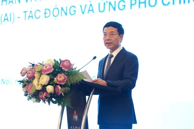Bộ trưởng Bộ Khoa học và Công nghệ Nguyễn Mạnh Hùng. Bộ trưởng Bộ Khoa học và Công nghệ Nguyễn Mạnh Hùng.