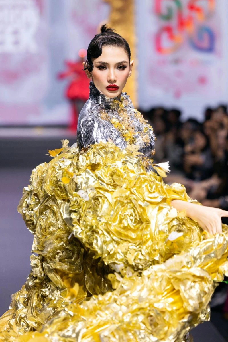 Võ Hoàng Yến Võ Hoàng Yến