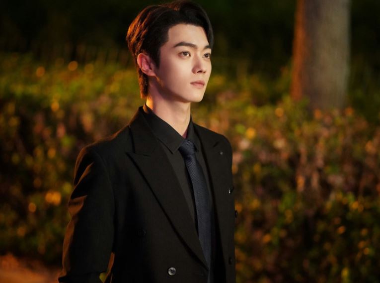 Vạch mặt 5 chiêu trò thường thấy ở 'tổng tài' giả giàu