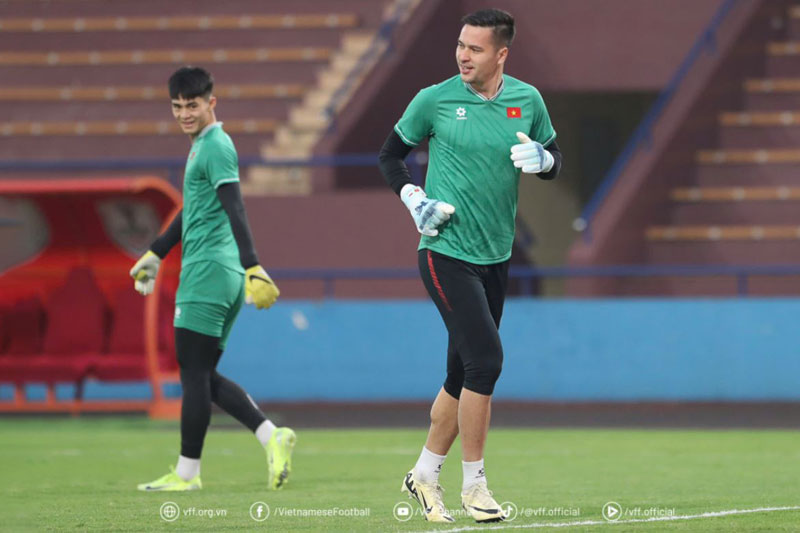 Sa sút phong độ, Nguyễn Filip sẽ mất suất bắt chính vào tay Trần Trung Kiên?